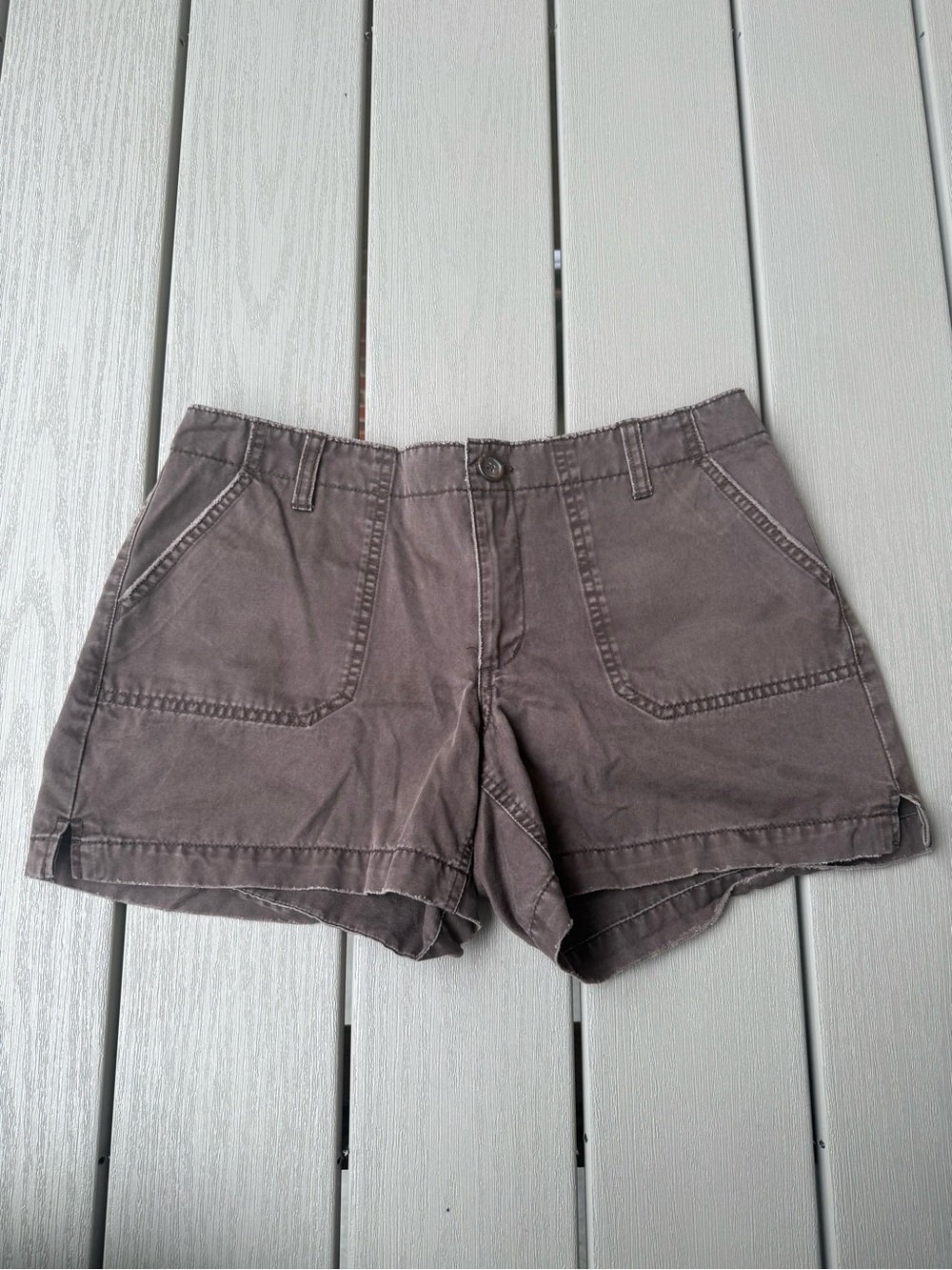 Old Navy Women’s Size 8 Brown Y2K Utility Shorts Cotton Low Rise Distressed